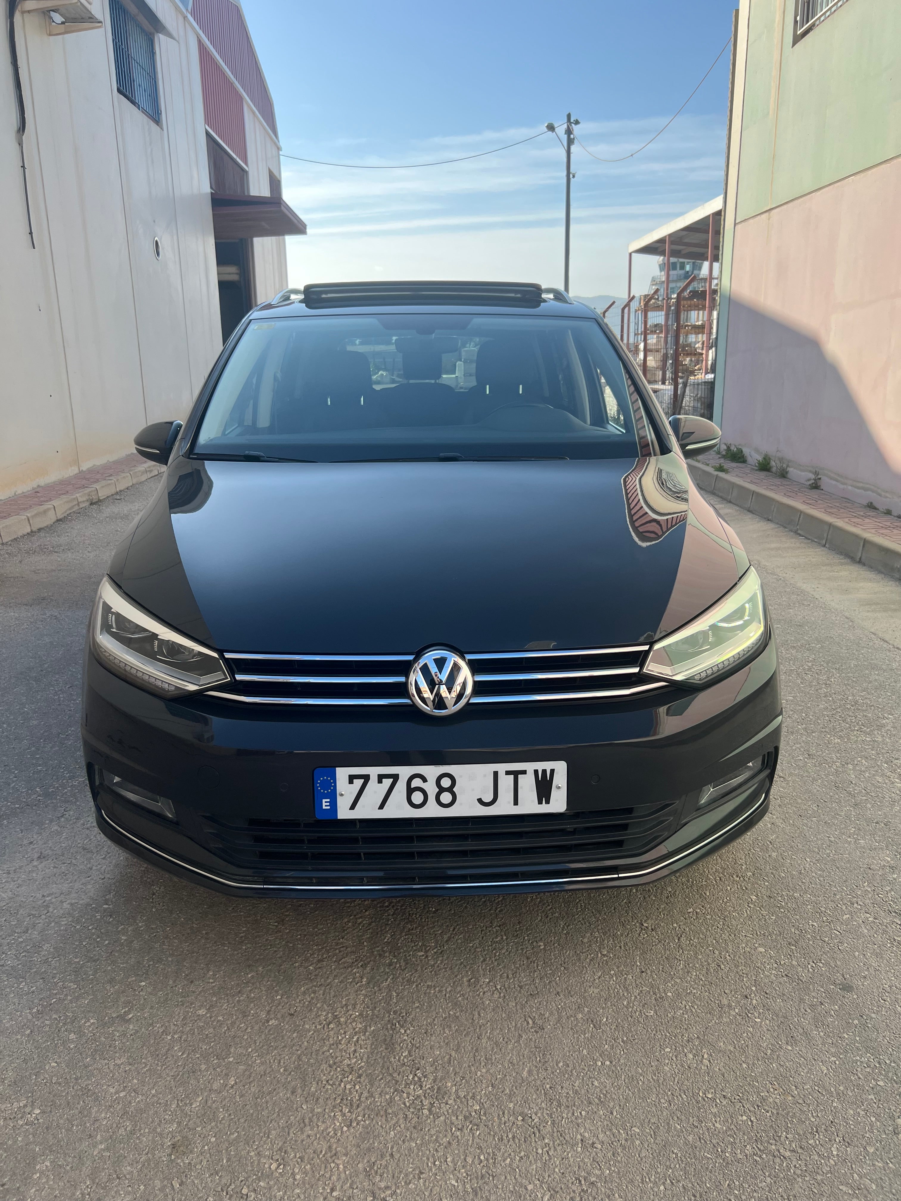 VOLKSWAGEN TOURAN 7 PLAZA