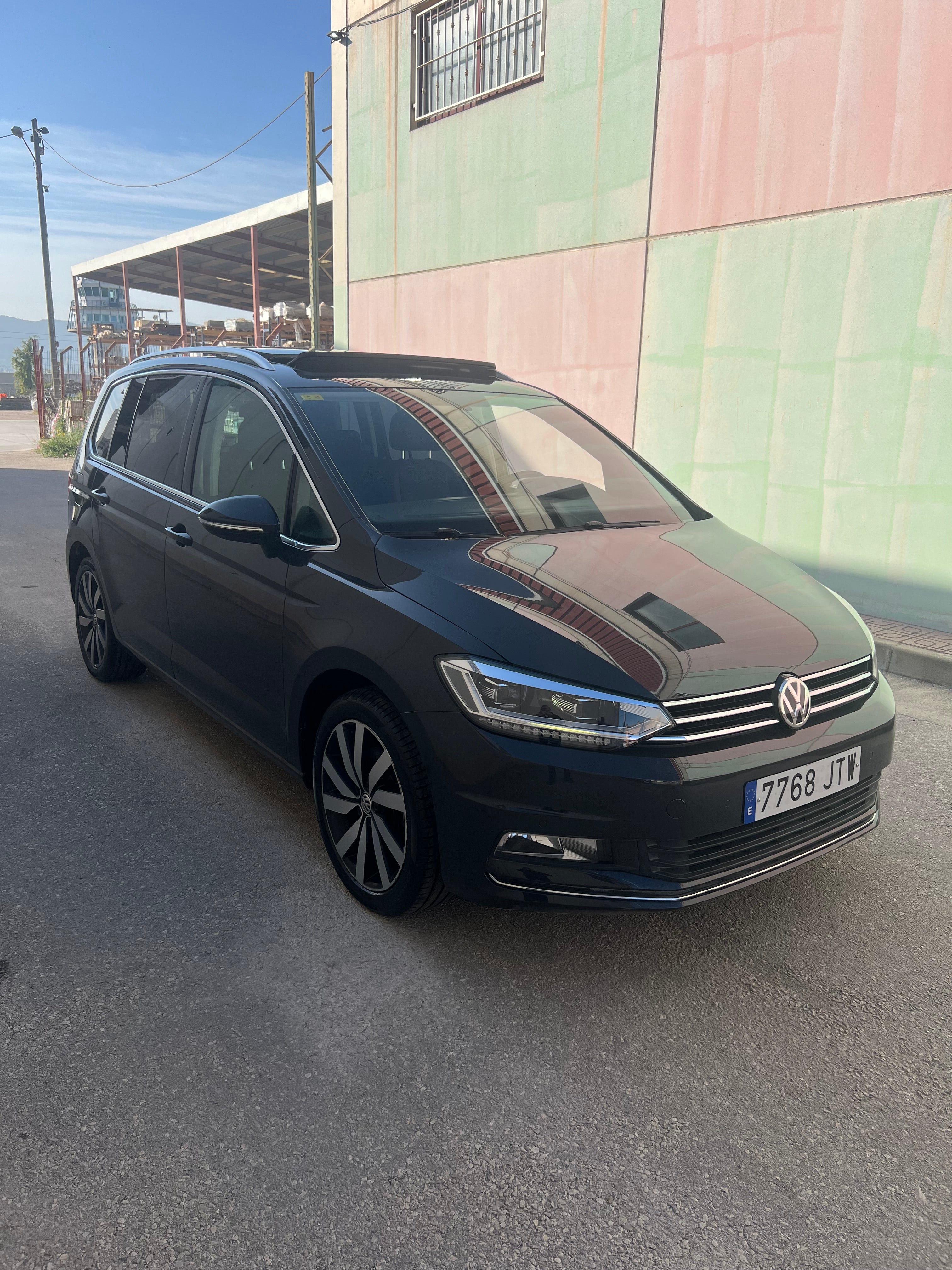 VOLKSWAGEN TOURAN 7 PLAZA