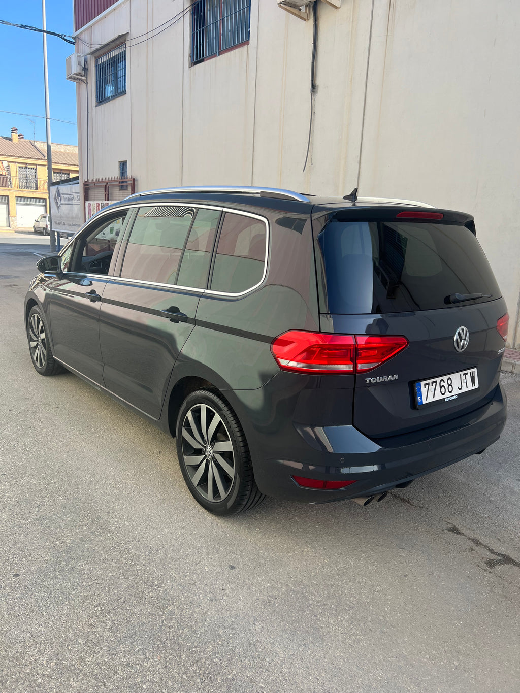 VOLKSWAGEN TOURAN 7 PLAZA