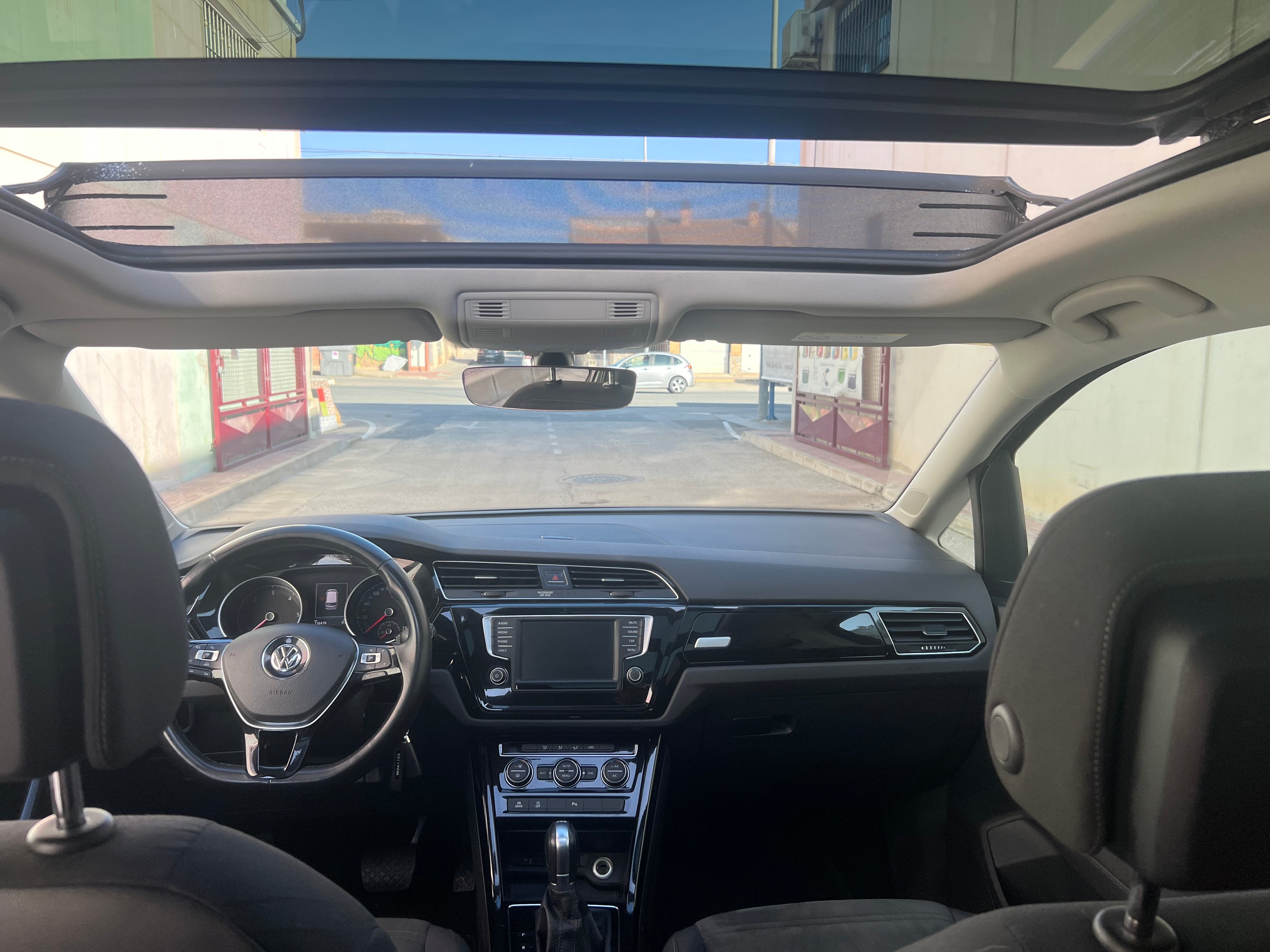 VOLKSWAGEN TOURAN 7 PLAZA