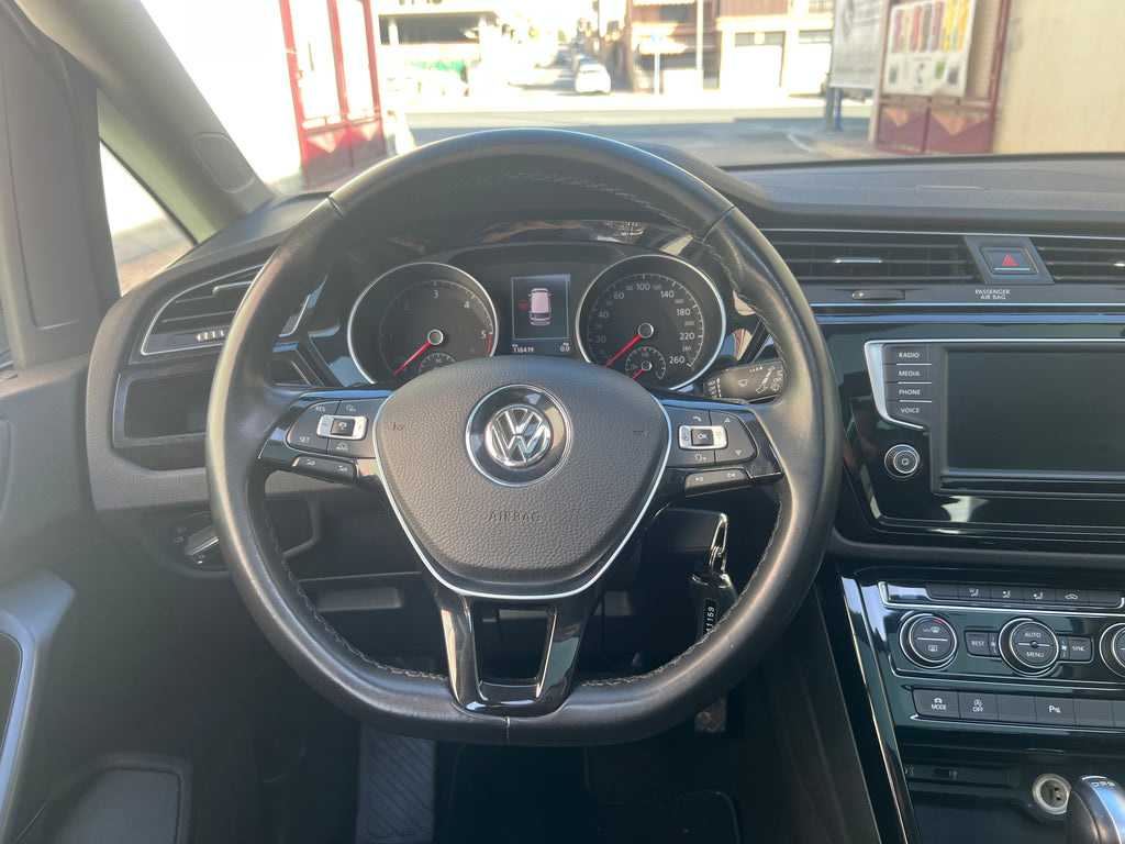VOLKSWAGEN TOURAN 7 PLAZA