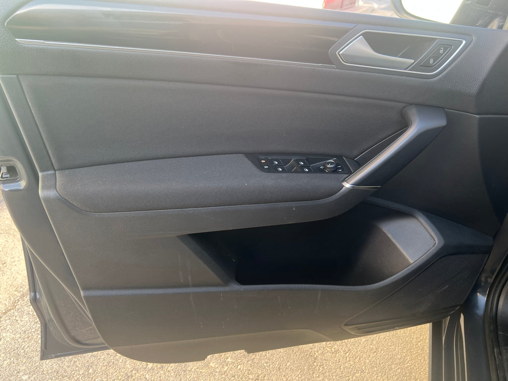 VOLKSWAGEN TOURAN 7 PLAZA