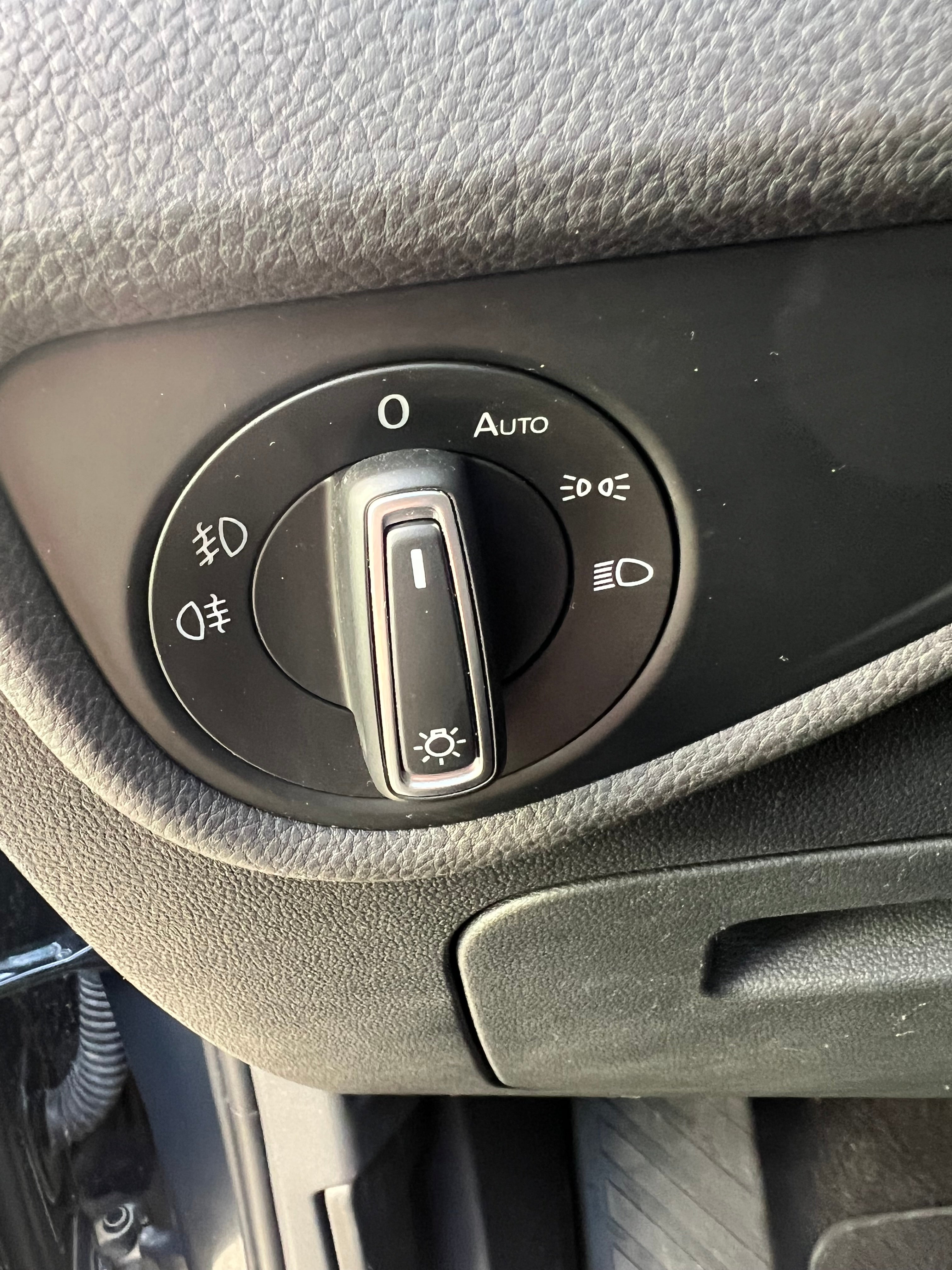 VOLKSWAGEN TOURAN 7 PLAZA