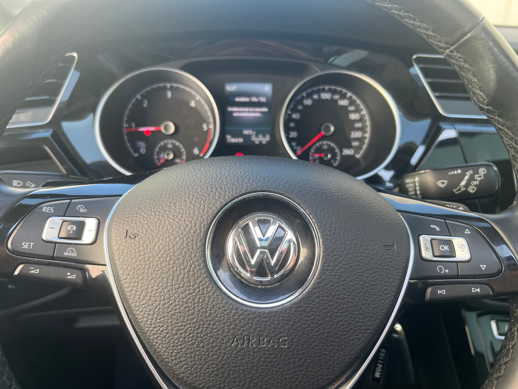 VOLKSWAGEN TOURAN 7 PLAZA
